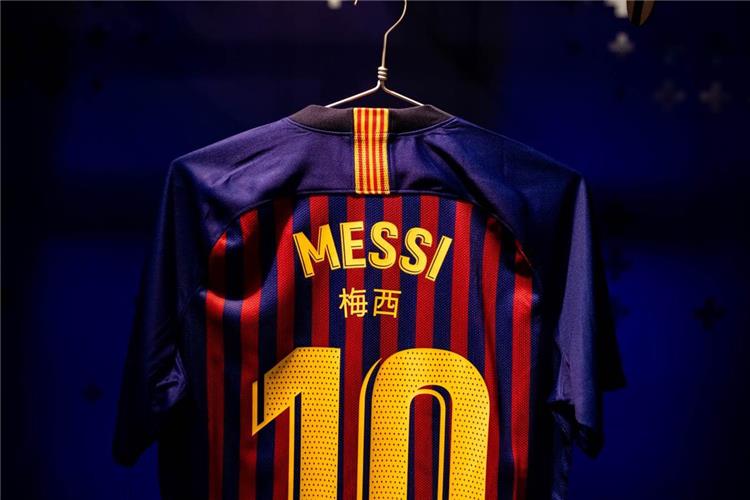 قمصان خاصة للاعبي برشلونة في الكلاسيكو