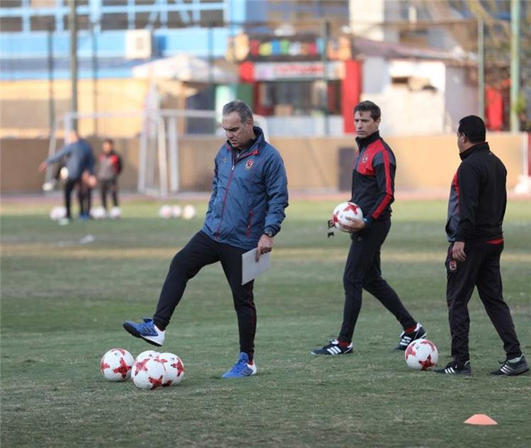 لاسارتي في مران الاهلي