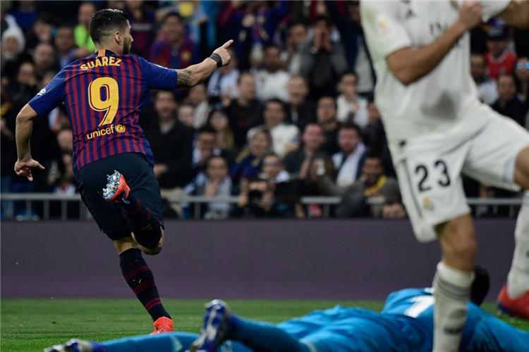 فيديو سواريز يقود برشلونة لنهائي كأس الملك بثلاثية في ريال مدريد