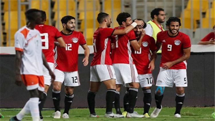 تعرف على الزي الرسمي لمنتخب مصر في مباريات مرحلة المجموعات بأمم إفريقيا بطولات