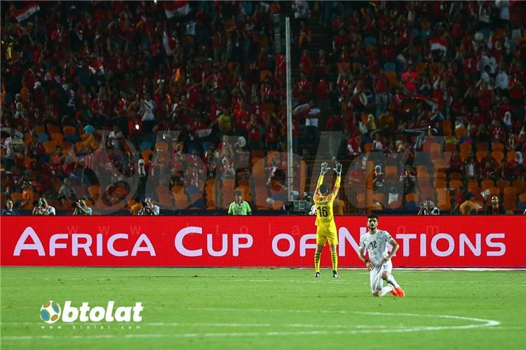 محمد الشناوي في مباراة مصر واوغندا