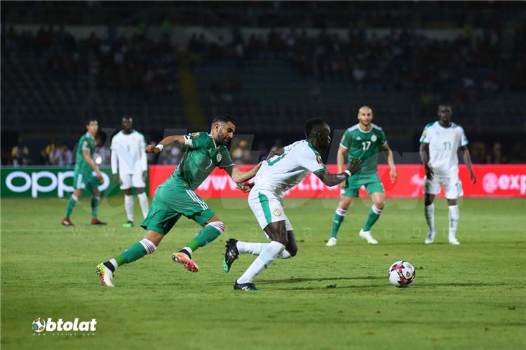 صورة من مباراة الجزائر والسنغال