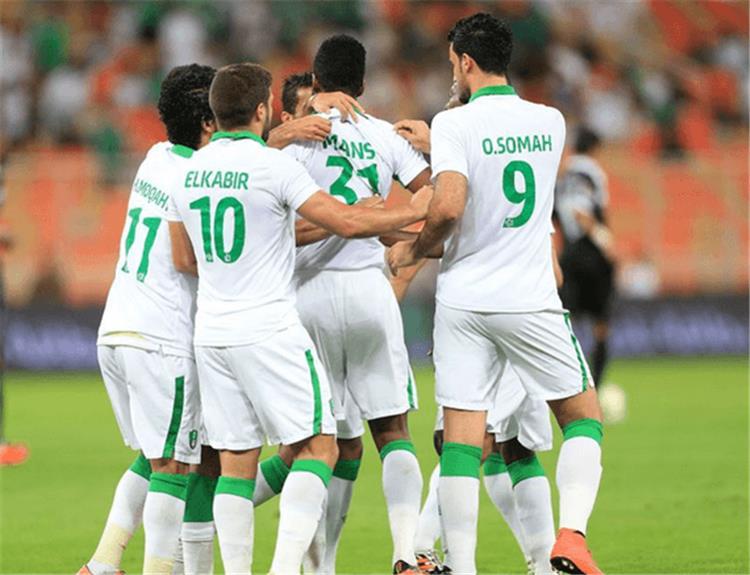 لاعبي الأهلي السعودي