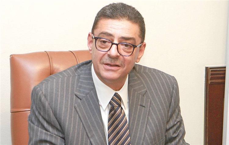 محمود طاهر رئيس الأهلي الأسبق