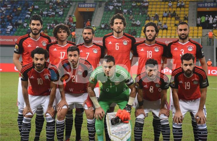 استاد القاهرة يحتفل بمنتخب مصر بـ تورتة