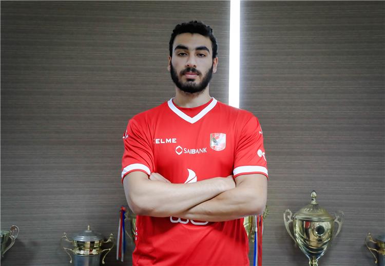 محسن رمضان لاعب الأهلي الجديد لكرة اليد