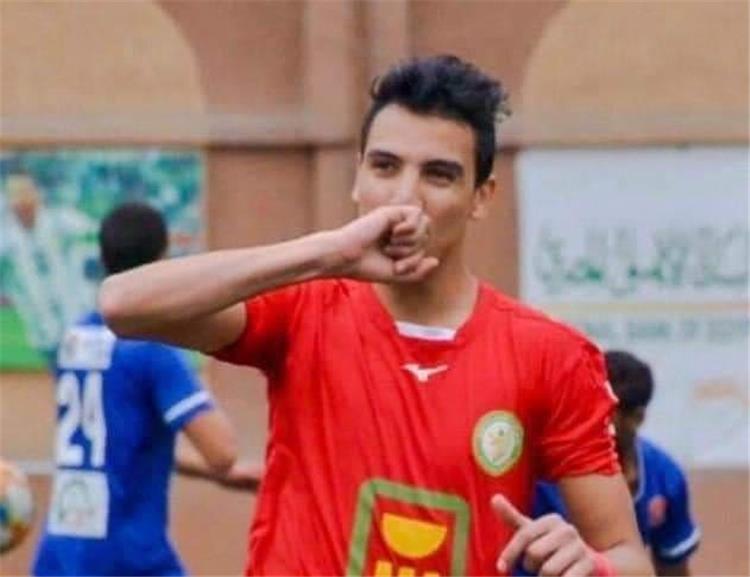 ميدو مصطفى لاعب البنك الأهلي