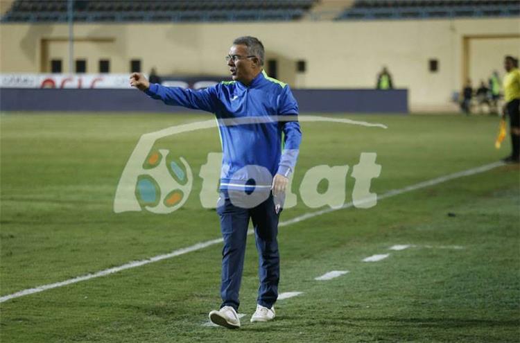 بعد الهزيمة من إنبي إيناسيو يجتمع مع لاعبي الزمالك غد ا