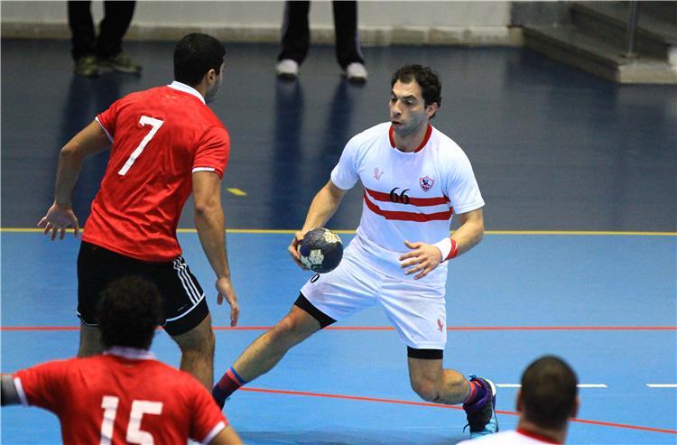احمد الاحمر لاعب فريق الزمالك لكرة اليد من مباراة الاهلي