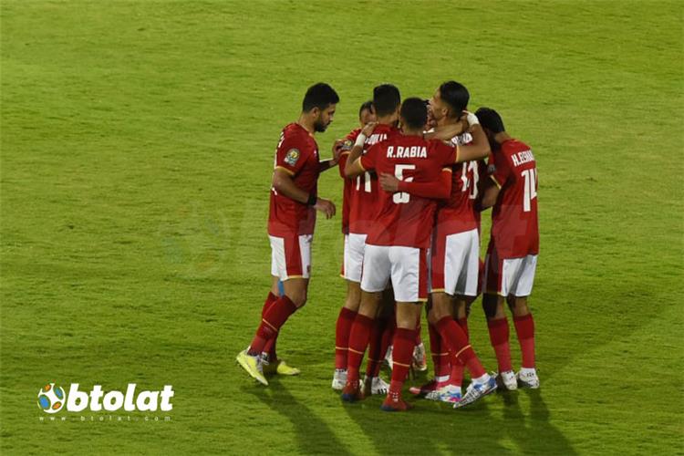 لاعبو الأهلي