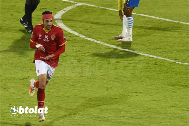 طاهر محمد طاهر لاعب الأهلي