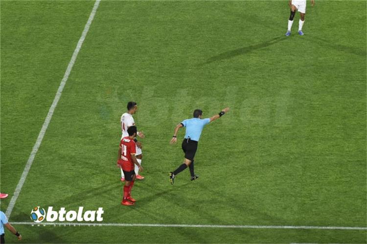 محمود البنا في مباراة الأهلي والزمالك