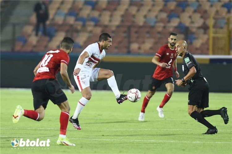 محمد عادل في مباراة الأهلي والزمالك