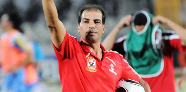 علاء مهيوب يناقش ملفات مهمة مع اللجنة الفنية بالأهلي