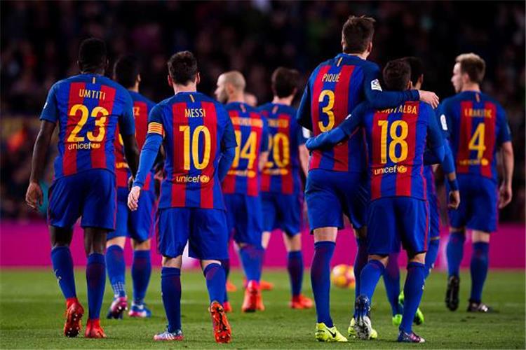 توتنهام ينضم إلى المتنافسين على لاعب برشلونة