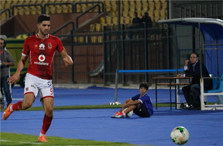 دوري الأبطال أزارو يفك النحس برأسية رائعة في شباك النجم