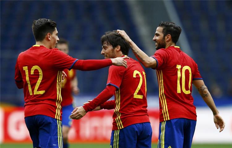 قوائم المنتخبات غياب فابريجاس وبيلرين عن قائمة إسبانيا لمباراتي كولومبيا ومقدونيا