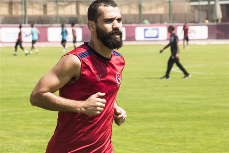 عبدالله السعيد على دكة بدلاء الأهلي أمام الزمالك