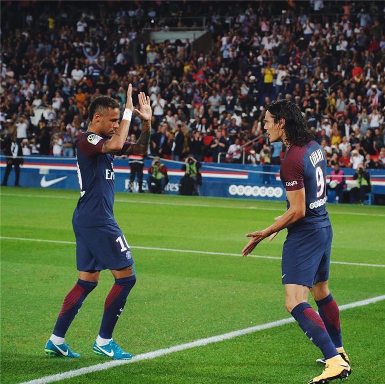 كافاني يقود باريس سان جيرمان لاكتساح سانت إتيان