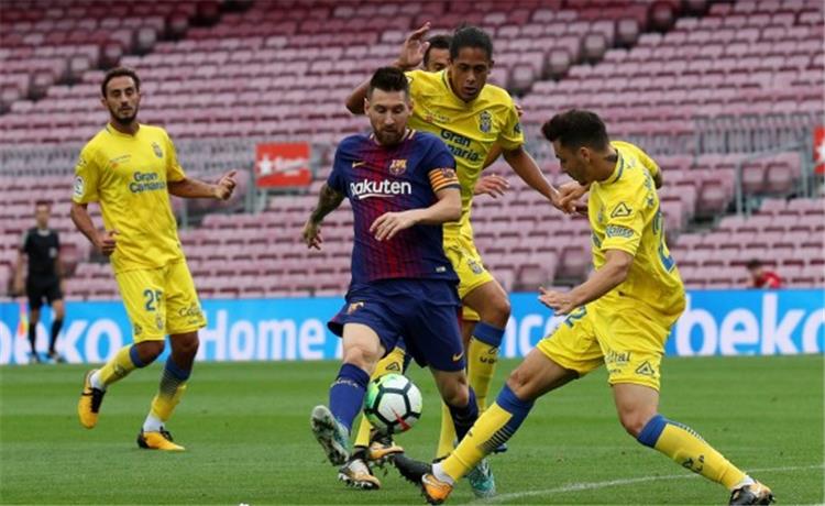 كيف لعب ميسي دورا في إقامة مباراة برشلونة ولاس بالماس