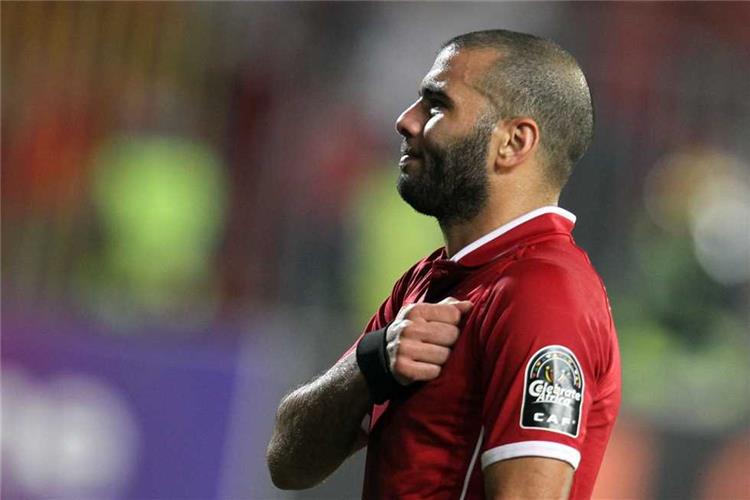 عماد متعب يفاضل بين ناديين سعوديين للرحيل عن الأهلي