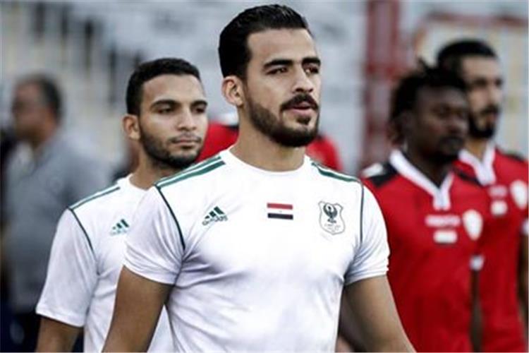 المصري يضم عمرو موسى لبعثة السوبر واللاعب يجري التدريبات بـ القناع