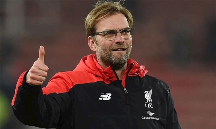 ليفربول يفكر في إعادة لاعبه الأسبق