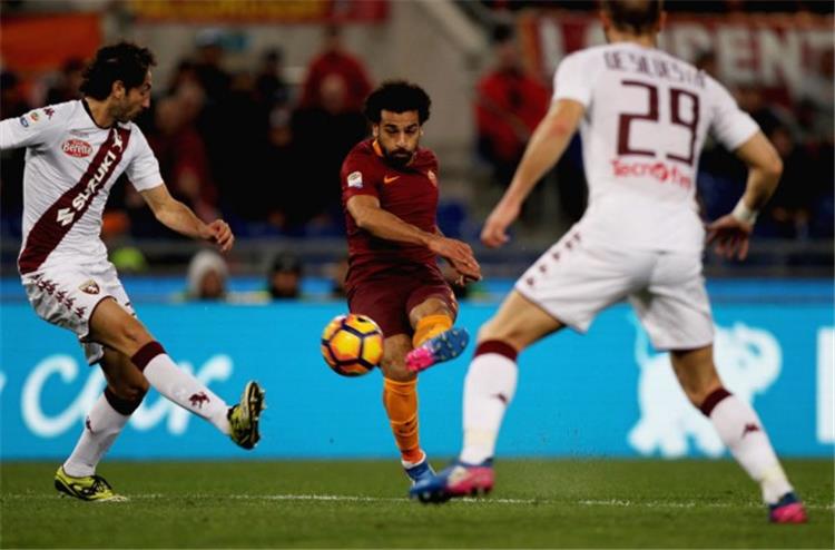 محترفين للمرة الثانية على التوالي محمد صلاح أفضل لاعبي روما في الكالتشيو
