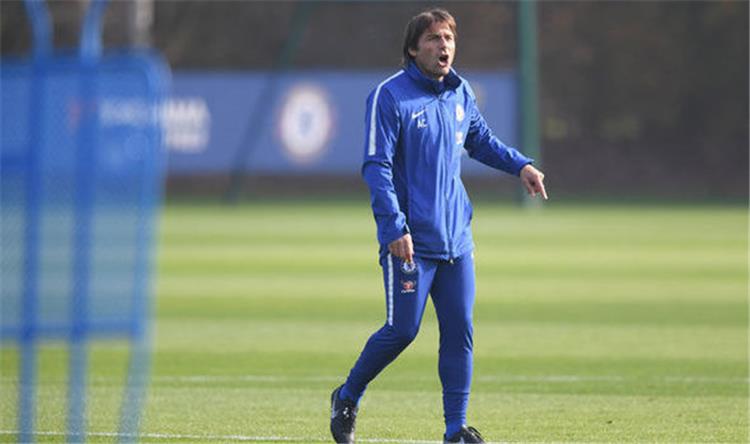 أتليتكو مدريد يخطط لصفقة تبادلية مع تشيلسي