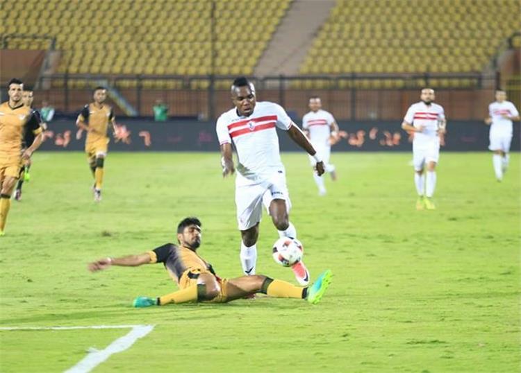 جماهير الزمالك تهاجم الغندور بعد التعادل مع الإنتاج