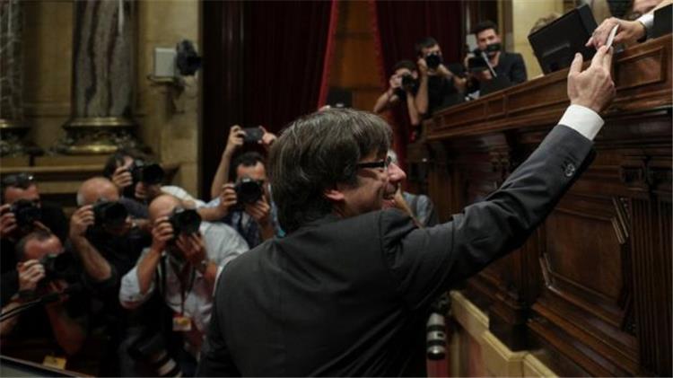برلمان كتالونيا يعلن الاستقلال وترقب في الليجا