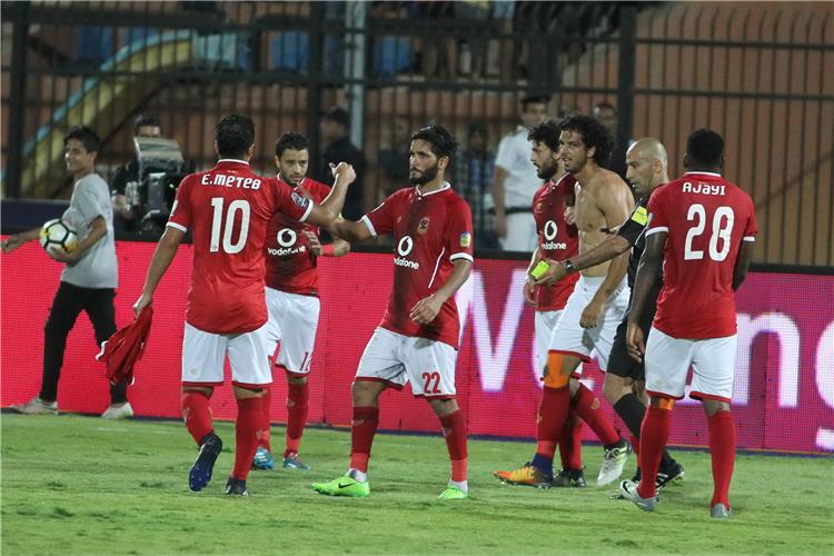 خالد بيومى القائد حسام غالي هو المدير الفني للأهلي داخل الملعب