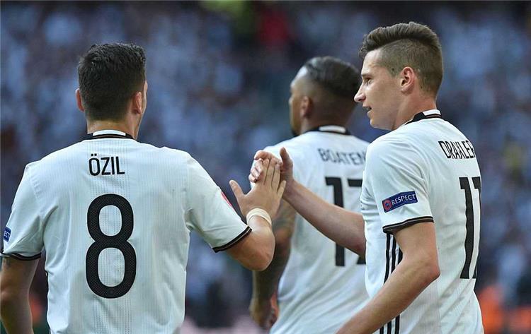 دراكسلر مشيد ا بأوزيل أستمتع باللعب جانبه