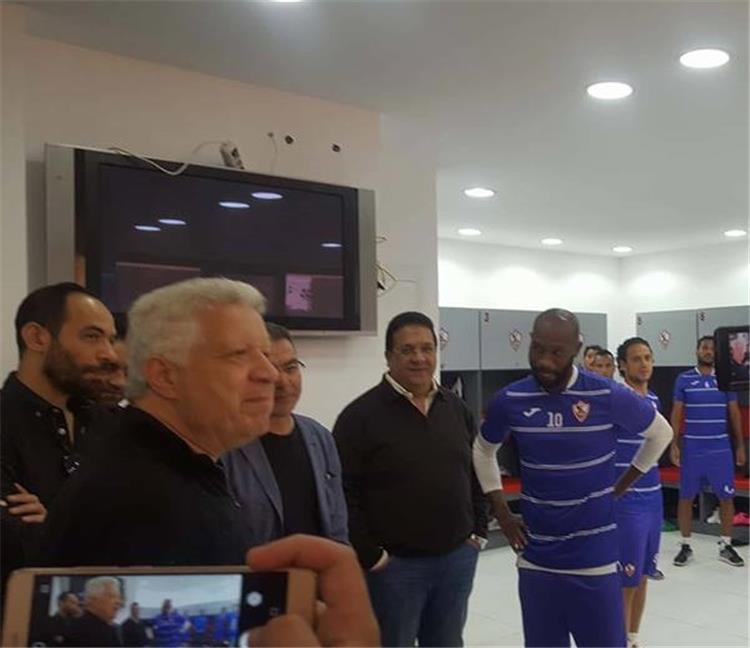 حديث جانبي بين إيناسيو وشيكابالا في الزمالك