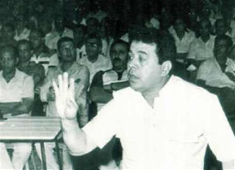 الكرة المصرية تودع ضابط الإيقاع الزملكاوي رحيل نبيل نصير وحيد ا بعد صراع مع المرض الأهلي والزمالك يتوحدان لتشيع جثمانه وميدو رحل الباشا عاشق شيكابالا