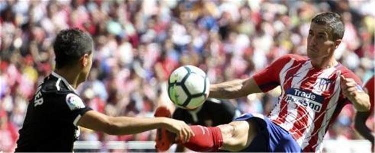 لاعب أتلتيكو مدريد يوافق على تجديد عقده