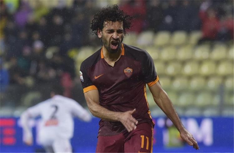 م حترفين بالفيديو صلاح يسجل هدفا رائعا ويعزز النتيجة لروما أمام تورينو