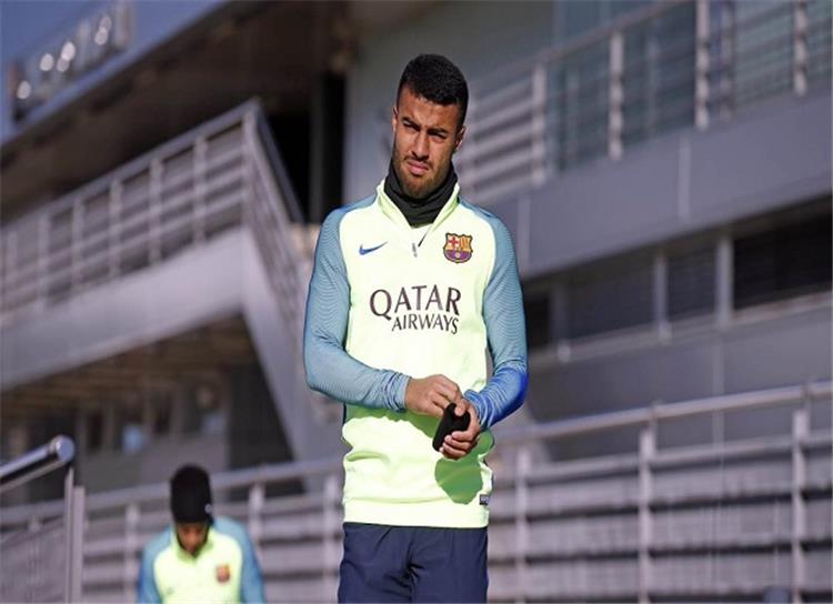 لعنة الإصابات برشلونة يعلن عن غياب لاعبه رافينيا عن لقاء ريال سوسيداد بسبب الإصابة