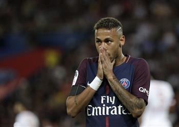 لاعبو برشلونة يحاولون إقناع نيمار بعدم العودة إلى الليجا