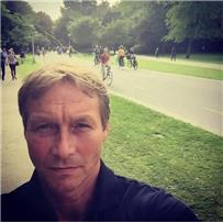 ليندمان يقضي أجازته فى بلاده قبل حسم مصيره