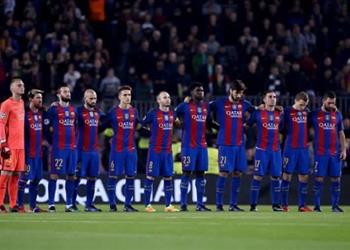 أخبار صحيفة كتالونية أداء أليكس فيدال أمام مونشنجلادباخ يضمن له الاستمرار مع برشلونة