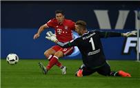 ليفاندوفسكي يقود بايرن لانتزاع فوزا في الدقائق الأخيرة على حساب شالكه