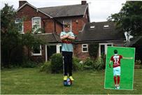 وقفة رمضان مشجع ستوك سيتي يحتفل بالتعاقد مع اللاعب عبر حركته الشهيرة