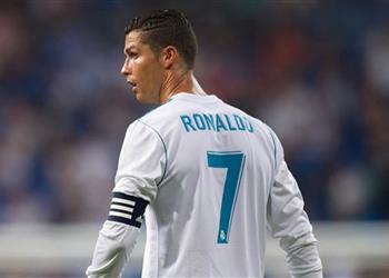 رونالدو يطلب من بيريز التعاقد مع مهاجم فالنسيا