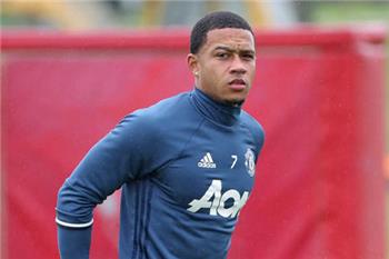 تقارير الميركاتو ديباي يقترب من الرحيل عن صفوف مانشستر يونايتد