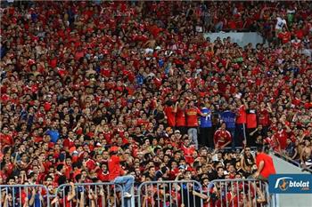 جماهير الأهلي تحتفل ببطولة إفريقيا فى بتروسبورت إحنا ملوك اليد في مصر