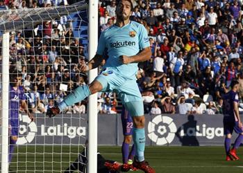برشلونة يسحق ليجانيس بثلاثية ويواصل تصدره لليجا