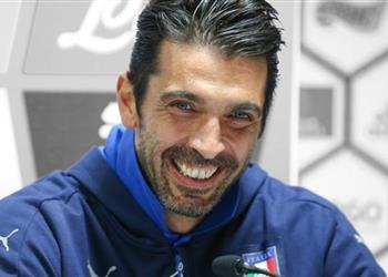 تصريحات بوفون فخور لكوني لست مثل الإيطاليين الذين احتفلوا بعد هزيمتنا وأغبى لاعب مدريدي يمتلك بطولات أكثر مني