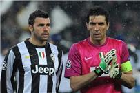 رسميا بوفون وبارزالي يجددان تعاقدهما مع اليوفنتوس حتى عام 2018