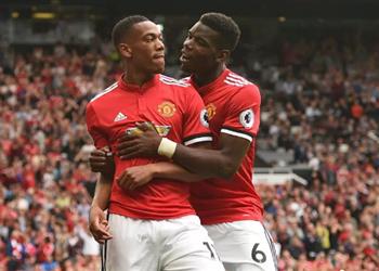 بوجبا يتغنى بموهبة مانشستر يونايتد